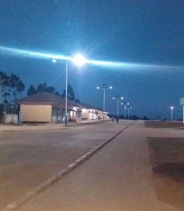 阳春市非洲科特迪瓦太阳能路灯工程